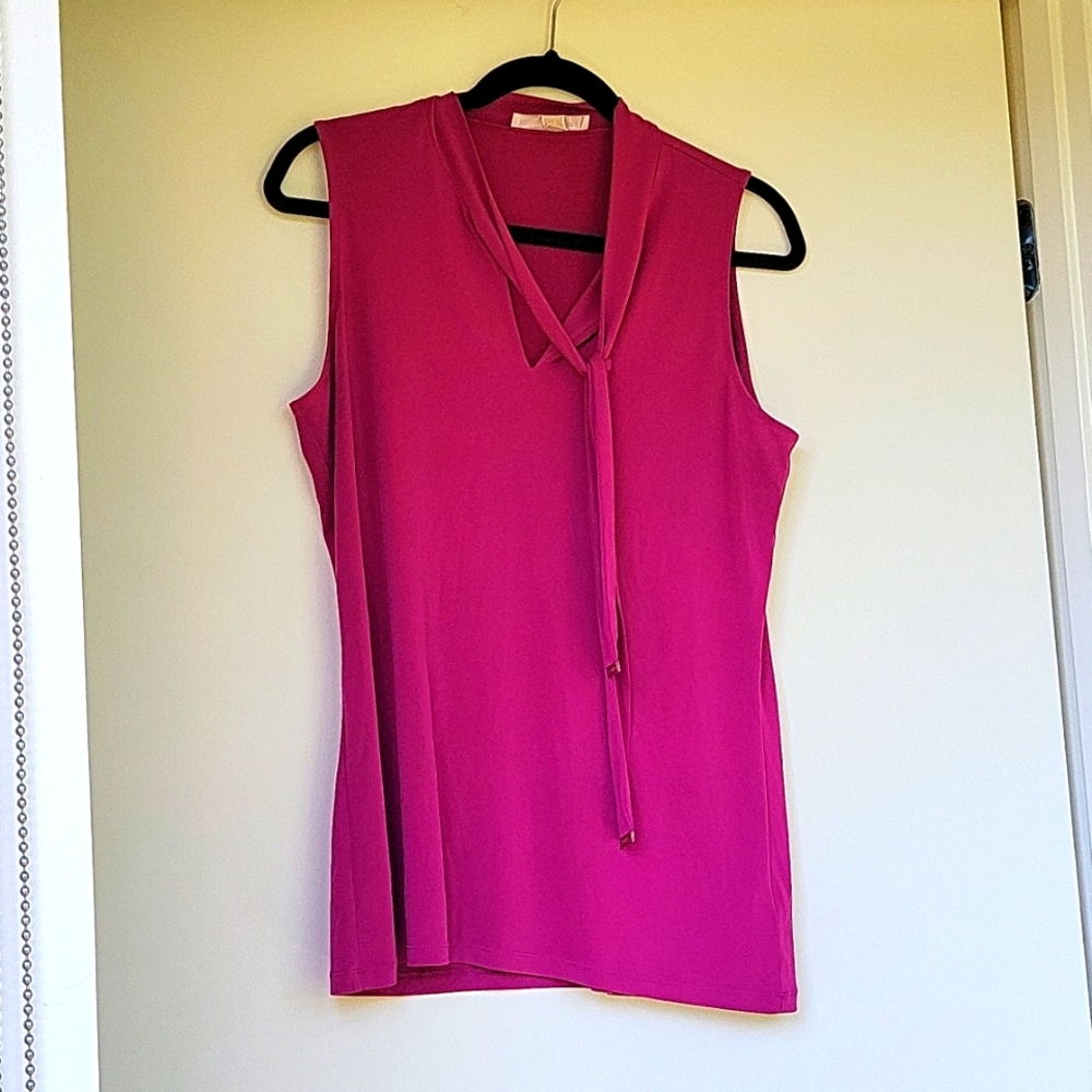 Michael Kors (M) Magenta blouse